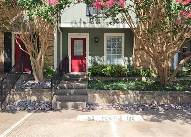 Property at 125 Surrey Ln, Euless, TX, 76039, 2 beds, 1.5 baths, [object Object]
