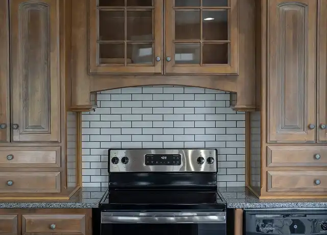 Property at Pinnacle Pointe - 10460 Pflumm Rd, Lenexa, KS, 66215, 1-3 bed, 1-2 bath, [object Object]