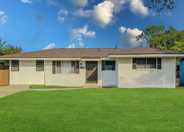 Property at 5318 Bowie St, Corpus Christi, TX, 78415, 4 beds, 2 baths, [object Object]