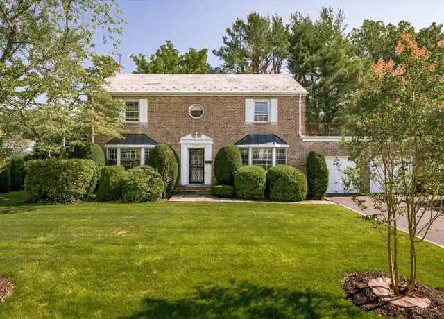 Property at 777 Hunt Ln, Manhasset, NY, 11030, 5 beds, 3.5 baths, [object Object]