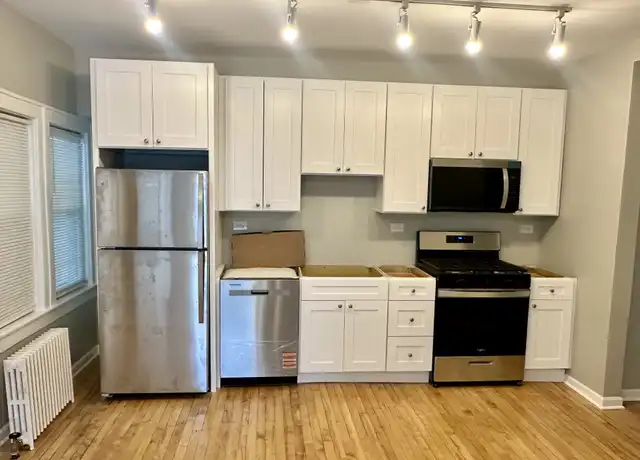 Property at 2494 Saint Johns Ave Unit 1SW, Highland Park, IL, 60035, 1 bed, 1 bath, [object Object]