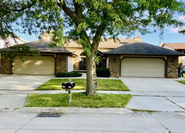 Property at 801 W Ridgeview Dr, Appleton, WI, 54914, 2 beds, 1.5 baths, [object Object]