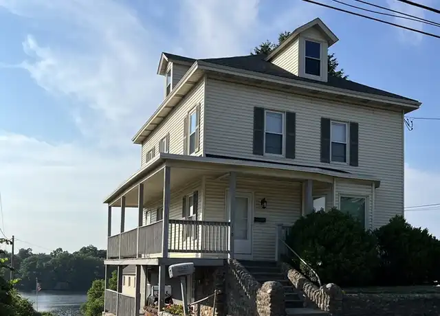 Property at 198 S Main St Unit UL, Clinton, MA, 01510, 3 beds, 2 baths, [object Object]