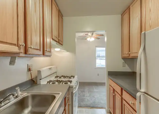 Property at Lincoln Apartments - 1531 Fishburn Rd, Hershey, PA, 17033, 2 beds, 1 bath, [object Object]