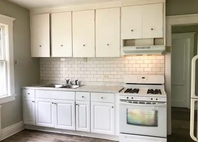 Property at 941 Tonawanda St, Buffalo, NY, 14207, 3 beds, 1 bath, [object Object]