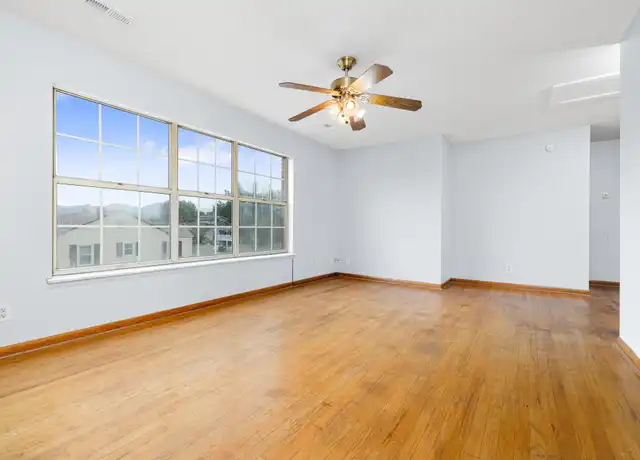 Property at 435 Beasley St Unit 3, Elizabethton, TN, 37643, 2 beds, 1 bath, [object Object]