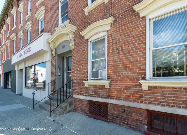 Property at 324 Warren St Unit 3, Hudson, NY, 12534, 2 beds, 1 bath, [object Object]