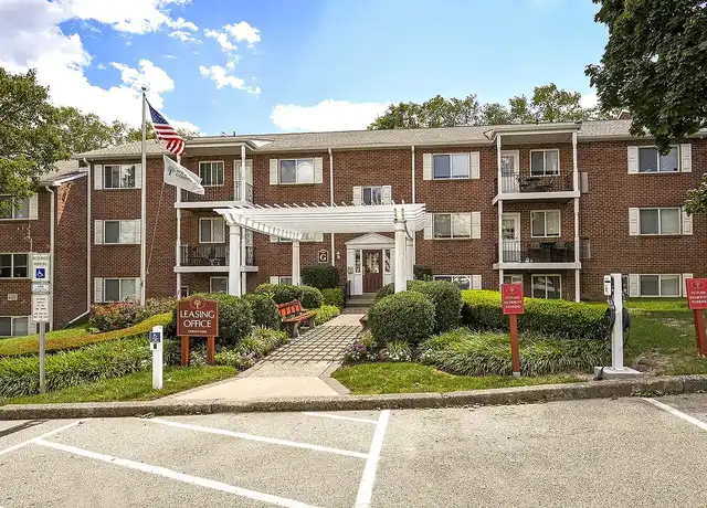 Property at Jamestown Village Apartments - 2501 Maryland Rd, Willow Grove, PA, 19090, 1-3 bed, 1-2 bath, [object Object]
