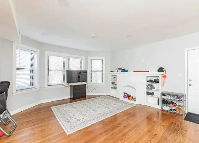 Property at 4425 W School St, Chicago, IL, 60641, 2 beds, 1 bath, [object Object]