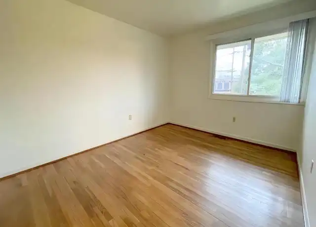 Property at 1000 Taney Ave, Frederick, MD, 21702, 2 beds, 1 bath, [object Object]