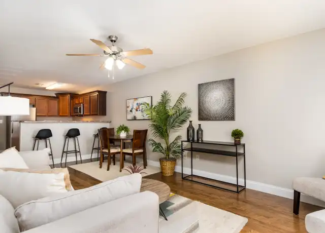 Property at 71 Cherry St Unit 301, Johnson City, TN, 37601, 2 beds, 1.5 baths, [object Object]