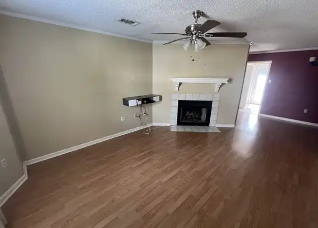 Property at 10062 Jefferson Hwy, Baton Rouge, LA, 70809, 2 beds, 2.5 baths, [object Object]