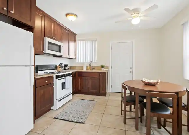 Property at 2709 W Vernon Ave Unit 2709 1/2, Los Angeles, CA, 90008, 2 beds, 1 bath, [object Object]