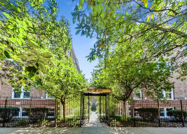 Property at 917 W Sunnyside Ave Unit 2S, Chicago, IL, 60640, 2 beds, 2 baths, [object Object]