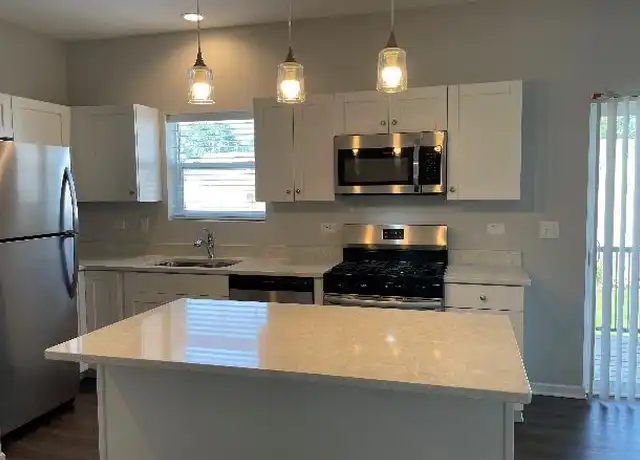 Property at 853 E Main St, East Dundee, IL, 60118, 2 beds, 2 baths, [object Object]