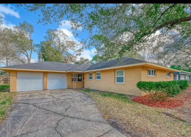 Property at 6130 Shadow Crest St, Houston, TX, 77074, 3 beds, 2 baths, [object Object]