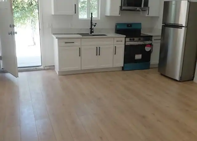 Property at 10326 Debra Ave, Granada Hills, CA, 91344, 1 bed, 1 bath, [object Object]