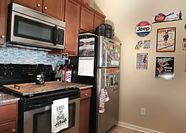 Property at Stonegate Apartments - 5000 Stonegate Dr, Rensselaer, NY, 12144, 2 beds, 2 baths, [object Object]