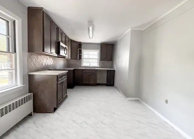 Property at 134 N Broadway Unit 3, Nyack, NY, 10960, 1 bed, 1 bath, [object Object]