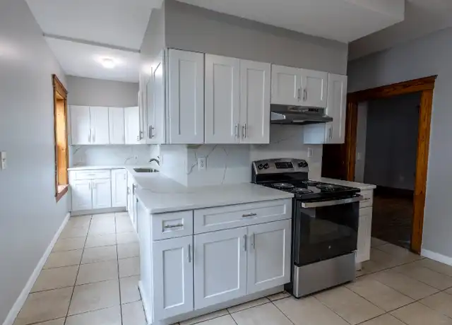 Property at 36 Blossom St Unit 1, Worcester, MA, 01609, 3 beds, 1 bath, [object Object]