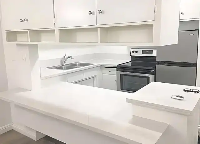 Property at 435 S Mariposa Ave, Los Angeles, CA, 90020, 1 bed, 1 bath, [object Object]