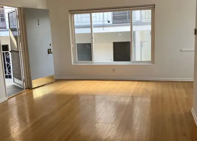 Property at 913 6th St Unit 5, Santa Monica, CA, 90403, 2 beds, 1 bath, [object Object]