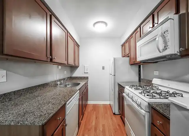 Property at Sheridan Shores - 640 W Sheridan Rd, Chicago, IL, 60613, 1 bed, 1 bath, Contact for Price