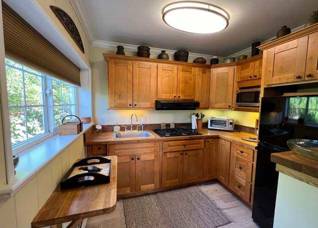 Photo of 6 Kittiwake Rd, Orinda, CA 94563