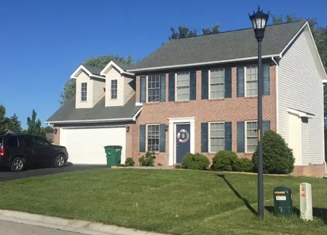 Property at 305 Windsor Dr, Christiansburg, VA, 24073, 4 beds, 2.5 baths, [object Object]