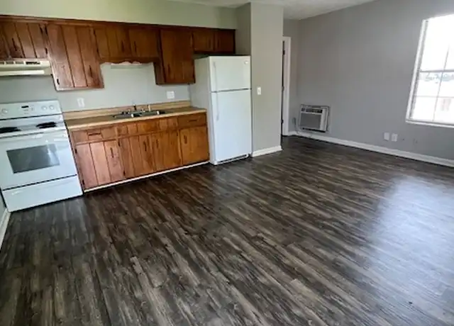 Property at 101 E Gray St, Gallatin, TN, 37066, 1 bed, 1 bath, [object Object]