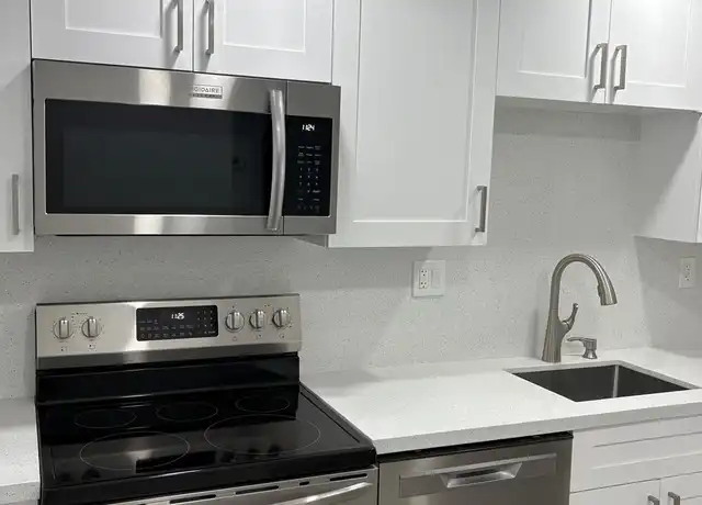 Property at 8411 Lagos De Campo Blvd, Tamarac, FL, 33321, 1 bed, 1.5 baths, [object Object]