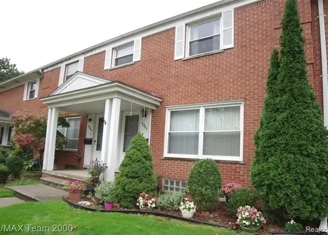 Property at 6880 Country Ln, Dearborn Heights, MI, 48127, 3 beds, 1.5 baths, [object Object]