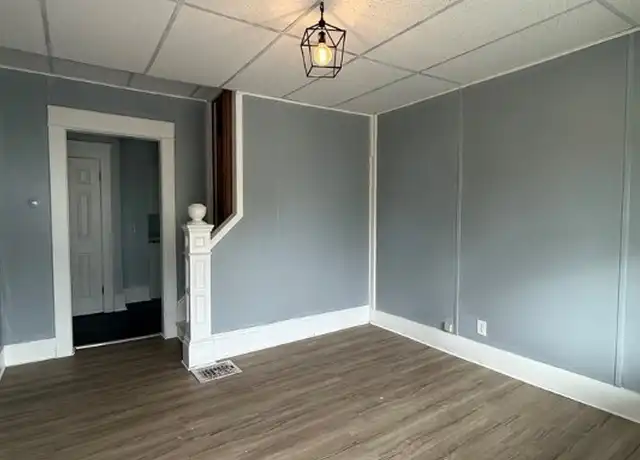 Property at 825 7th St NW Unit 1, Canton, OH, 44703, 2 beds, 1 bath, [object Object]