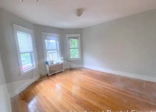 Property at 2 Drummond Pl Unit 2, Cambridge, MA, 02140, 2 beds, 1 bath, [object Object]