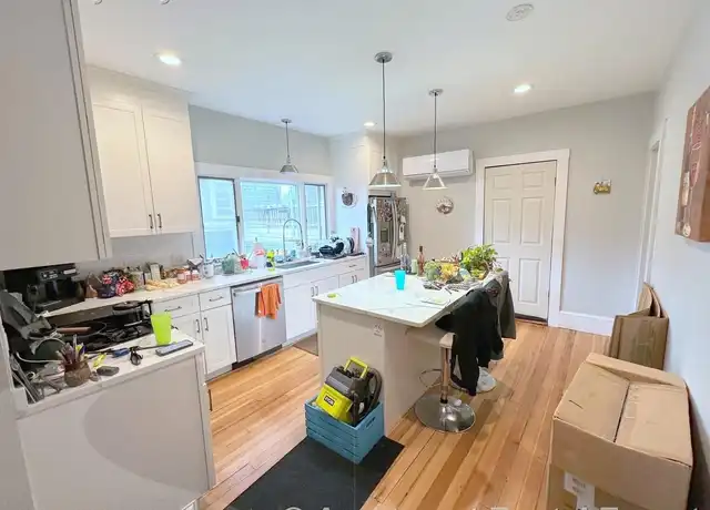 Property at 2 Drummond Pl Unit 2, Cambridge, MA, 02140, 2 beds, 1 bath, [object Object]