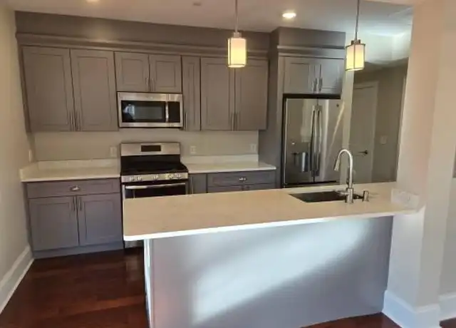 Property at 18 Johnson Ave, Quincy, MA, 02169, 2 beds, 2 baths, [object Object]