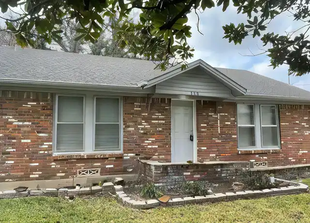 Property at 116 S Crawford St, Denton, TX, 76205, 2 beds, 1 bath, [object Object]