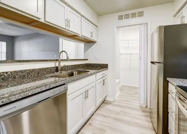 Property at Woodbury Commons - 6128 Stumph Rd, Cleveland, OH, 44130, 1-2 bed, 1-2 bath, [object Object]