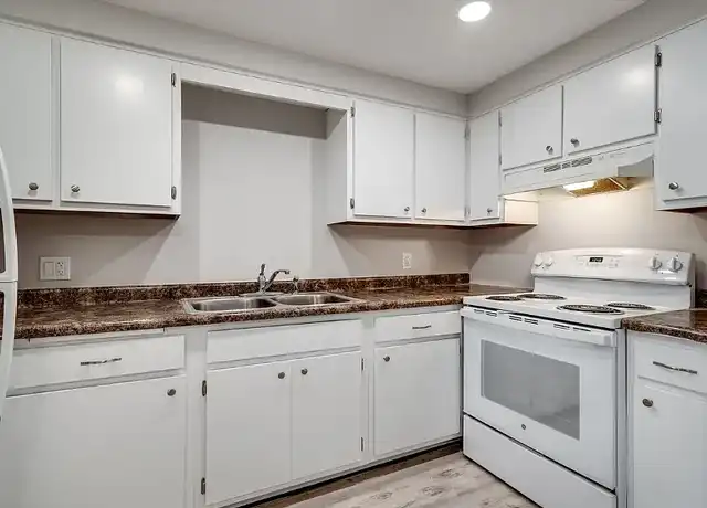 Property at Ashford Residence - 2822 Ashford Ln, Madison, WI, 53713, 2 beds, 1 bath, [object Object]