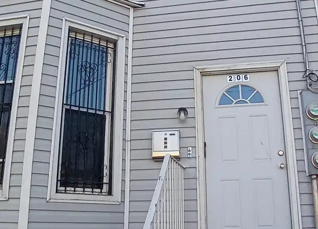 Property at 206 Elton St Unit Second Floor, Brooklyn, NY, 11208, 1 bed, 1 bath, [object Object]