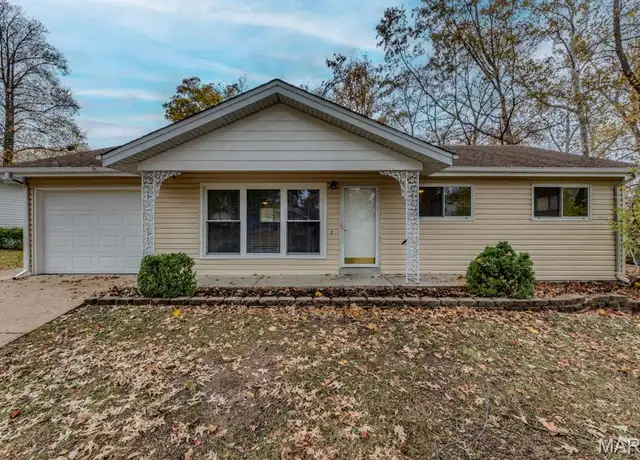 Property at 1401 Windward Ridge Dr, Saint Louis, MO, 63127, 3 beds, 1.5 baths, [object Object]