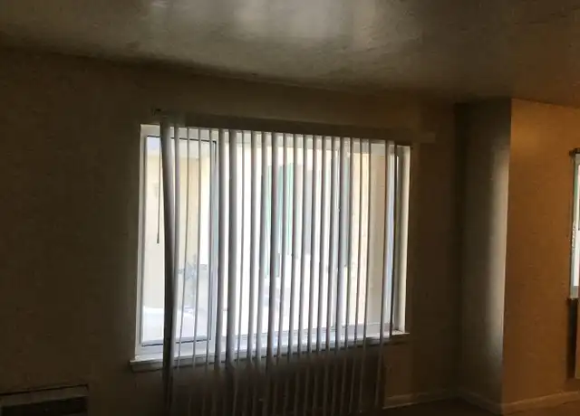 Property at 7811 W Hampton Ave Unit 7, Milwaukee, WI, 53218, 2 beds, 1 bath, [object Object]