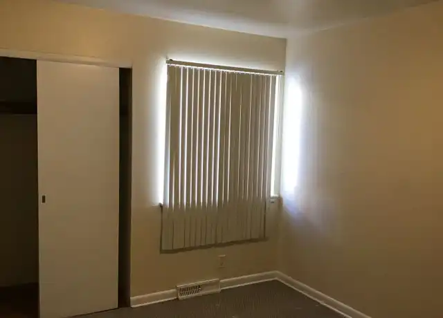 Property at 7811 W Hampton Ave Unit 7, Milwaukee, WI, 53218, 2 beds, 1 bath, [object Object]