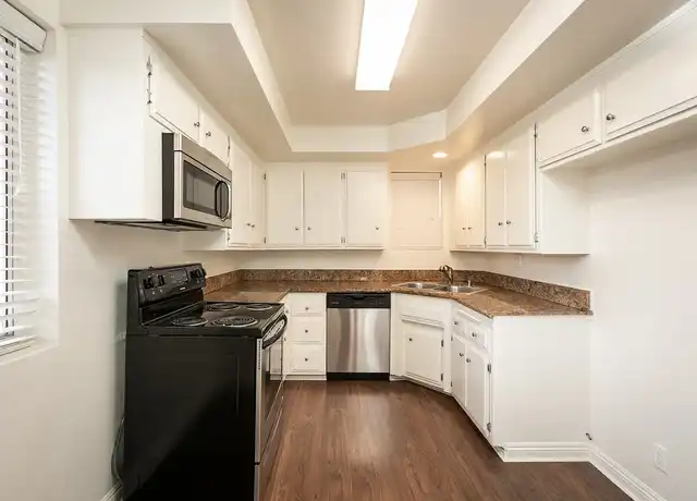 Property at Waldorf Towers - 433 N Palm Dr, Beverly Hills, CA, 90210, 2 beds, 2.5 baths, [object Object]