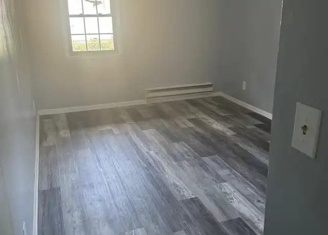 Property at 25 Whittier St Unit 2, Bridgeport, CT, 06605, 2 beds, 1 bath, [object Object]