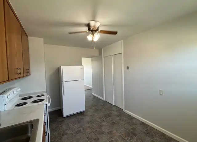 Property at 1715 4th Ave W Unit 3, Williston, ND, 58801, 2 beds, 1 bath, [object Object]