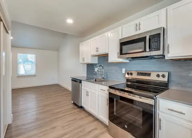Property at The Woodruff at Bishop Ridge - 1001 N Crawford St, Dallas, TX, 75203, 0-1 beds, 1 bath, [object Object]