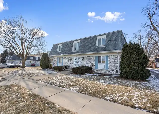 Property at Sterling House Apartments - 114 S Wisconsin St, Elkhorn, WI, 53121, 1 bed, 1 bath, [object Object]