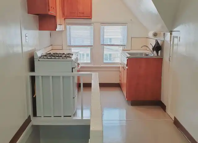 Property at 73 Oakridge St Unit 3, Greenwich, CT, 06830, 1 bed, 1 bath, [object Object]
