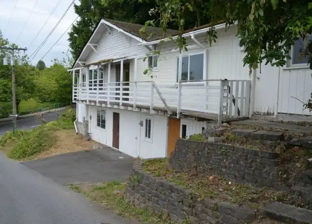 Property at 310 E Ivy St, Bellingham, WA, 98225, 6 beds, 3 baths, [object Object]